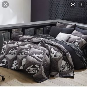 Pottery Barn Teen NHL comforter full/queen